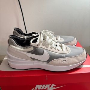 Nike Waffle One Shoes Men’s size 9.5 like new
